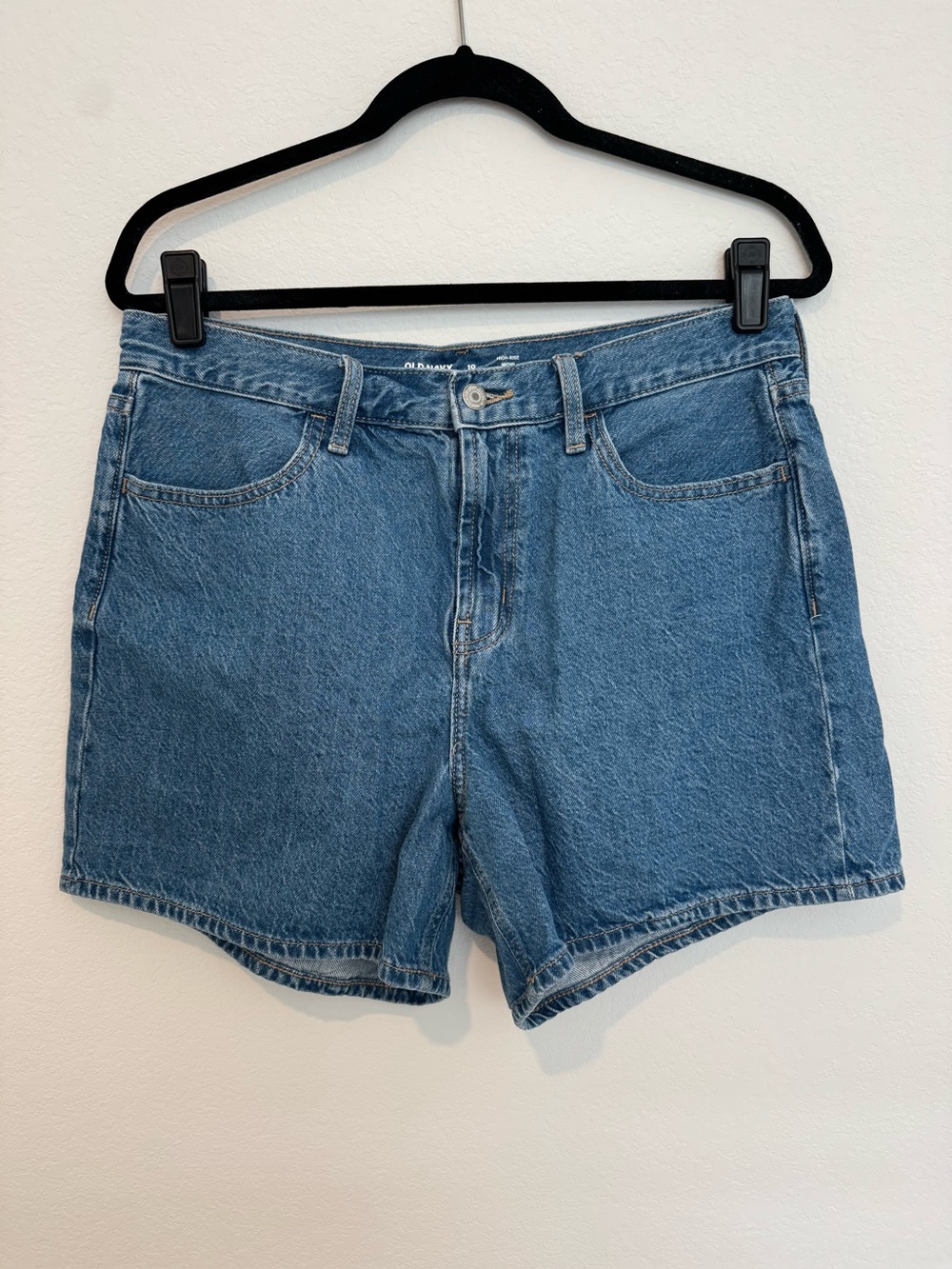 Old Navy High Rise Wow Baggy Denim Shorts Medium Wash